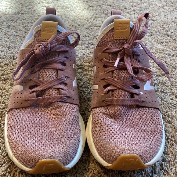 New Balance Trainer/casual shoe, size 8, mauve color - Picture 5 of 7